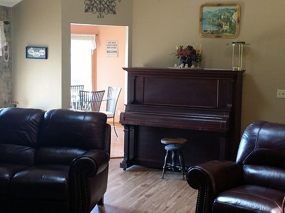 3rd image of 7920 Hill Crest Ln
