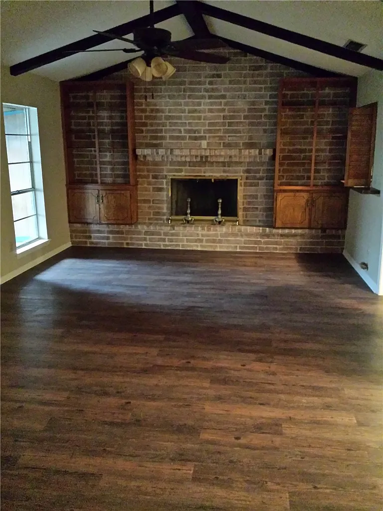3 bed, 2.0 bath, 1885 sqft, $1,895 — Photo 4