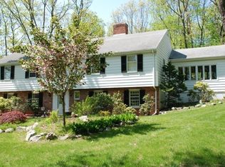 22 Clubhouse Ln, Natick, MA 01778