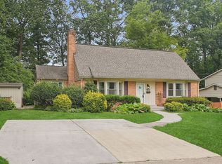 8605 Victoria Rd, Springfield, VA 22151