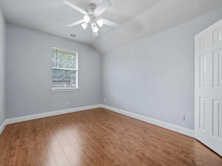 18235 Silver Timber Ct — Photo 27