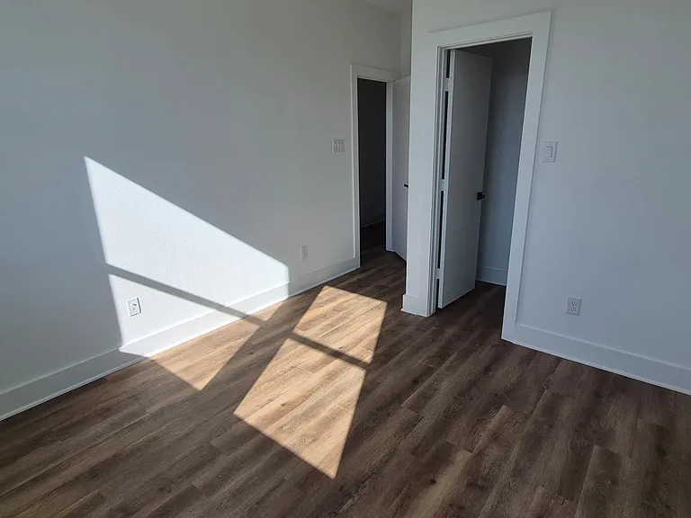 3003 Delano St — Photo 27