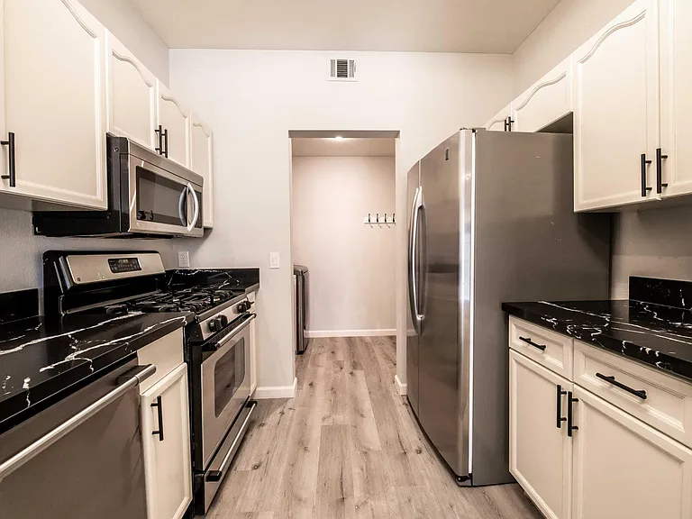 2601 Autumn Blaze Ave — Photo 8