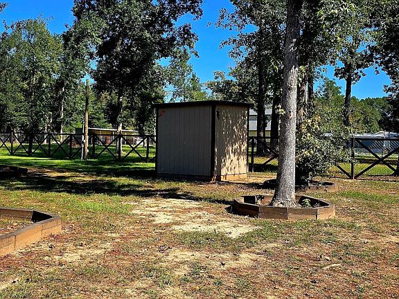 4th image of 137 Wild Oak Rd