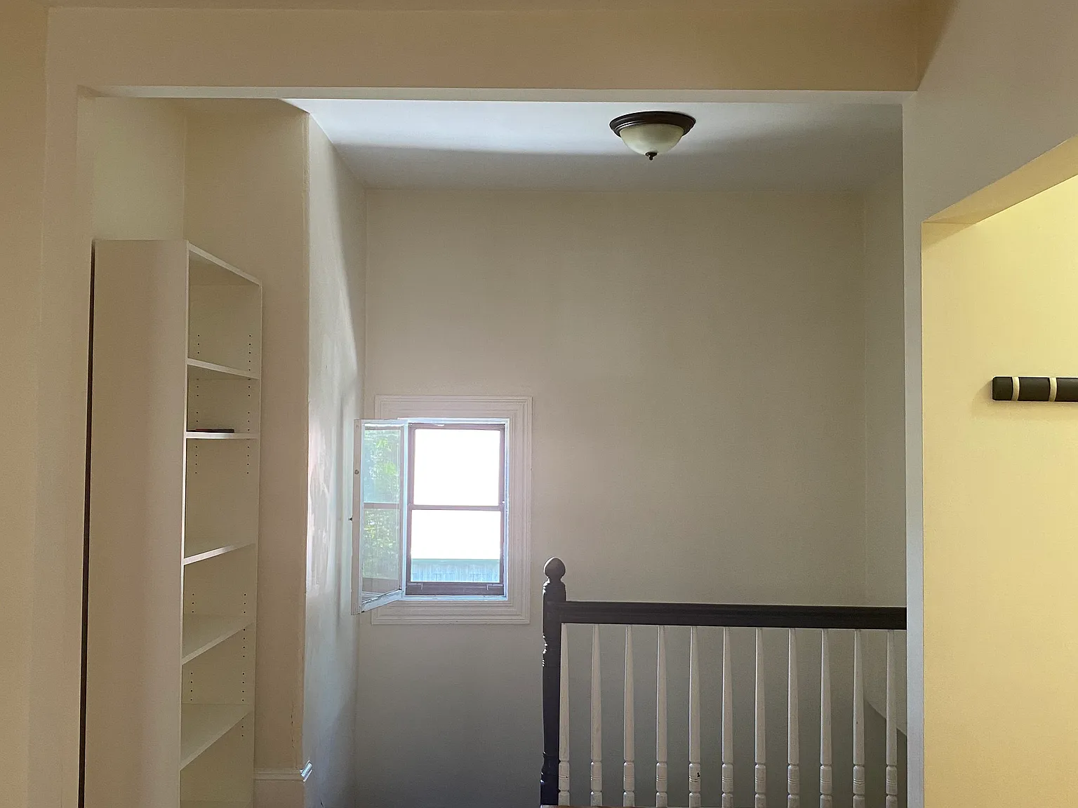 3 bed, 1050 sqft, $3,000 — Photo 4