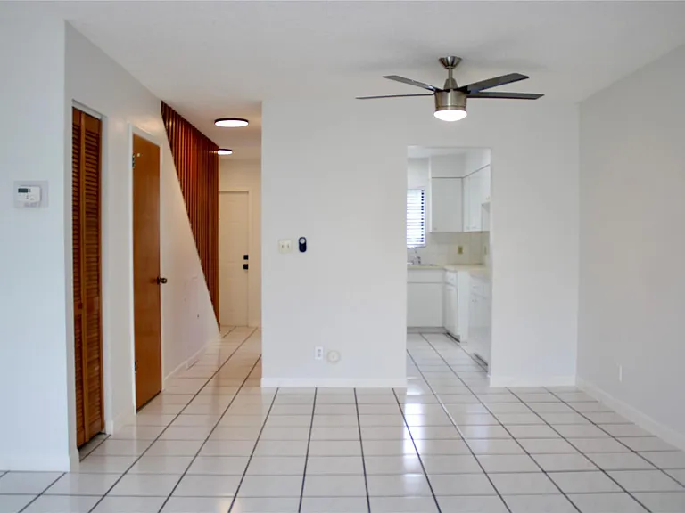 8807 NW 35th St — Photo 5