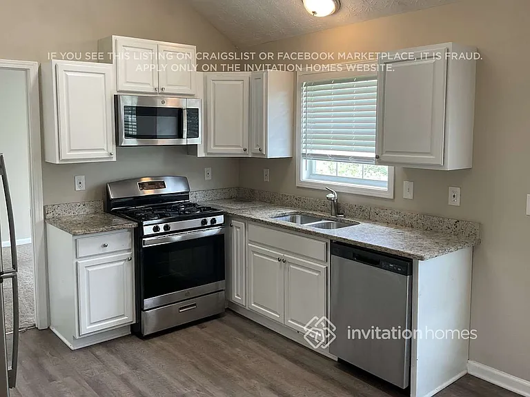 7754 Providence Point Way — Photo 4