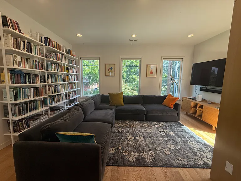 1612 SE Claybourne St — Photo 11