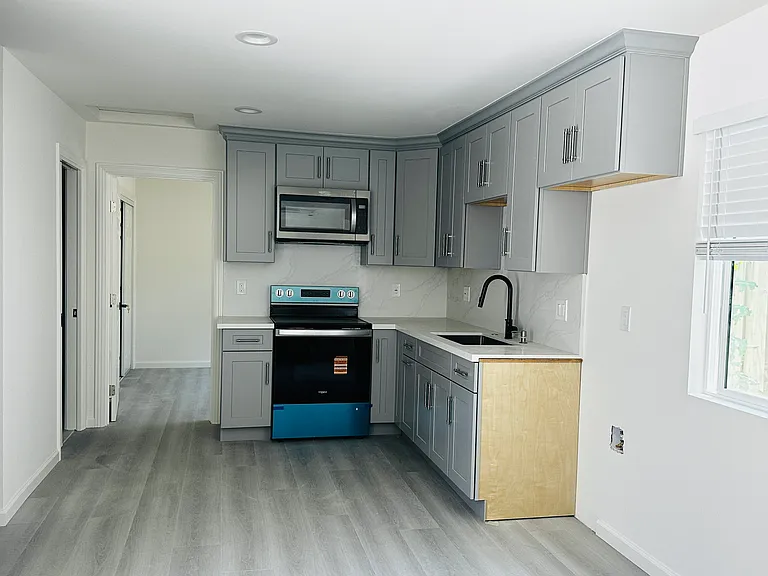 846 Harding Ave #B — Photo 4