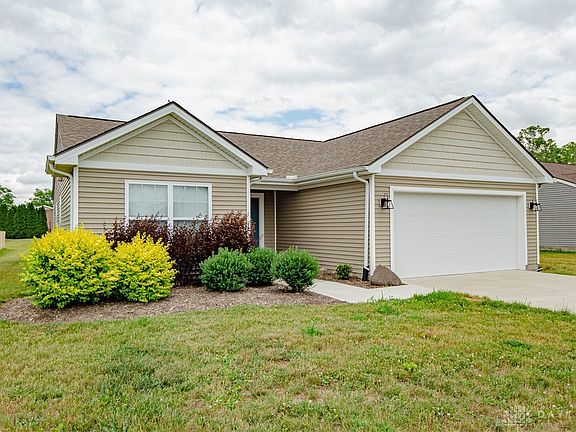 3rd image of 40 Pebble Stone Ln
