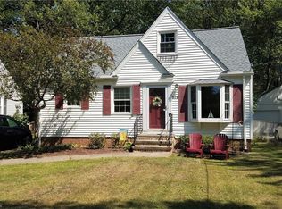 579 Columbia Rd, Bay Village, OH 44140