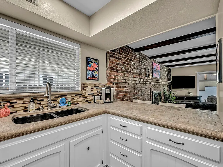 1490 Foster Dr — Photo 17