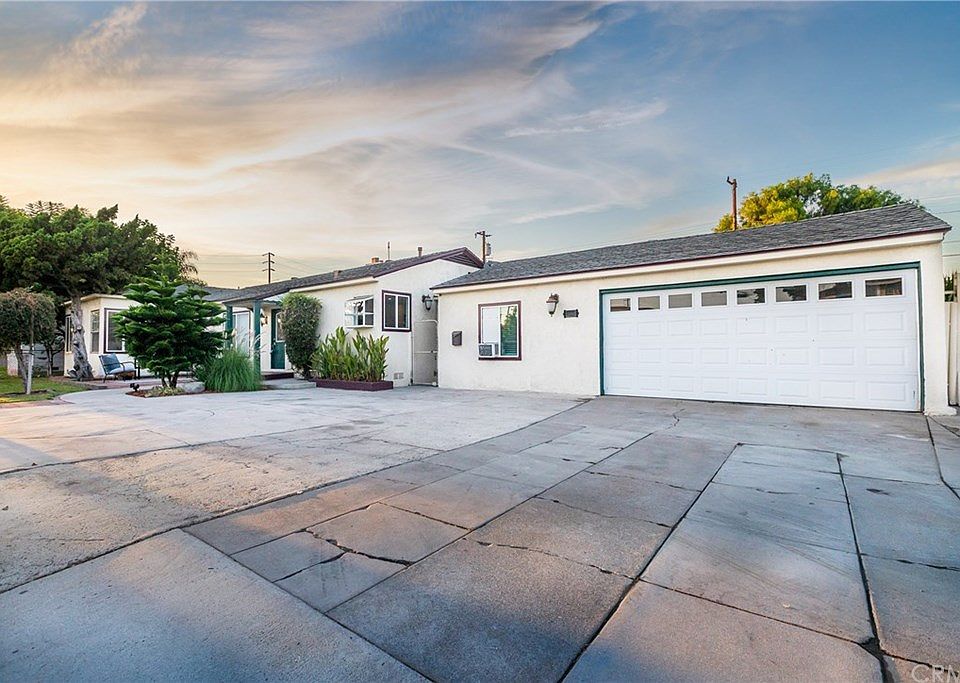 2nd image of 1217 E La Palma Ave