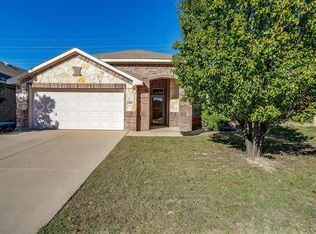 9804 Sparrow Hawk Ln, Fort Worth, TX 76108