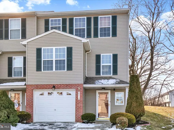 2030 Greystone Dr, Lebanon, PA 17042