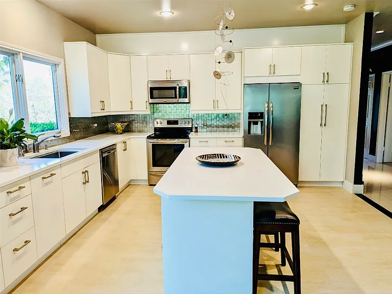 303 Golf Crest Ln — Photo 8