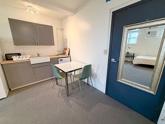 5th image of 416 E Main St #3