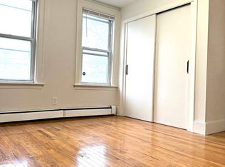 206 Boylston St #1, Lowell, MA 01852