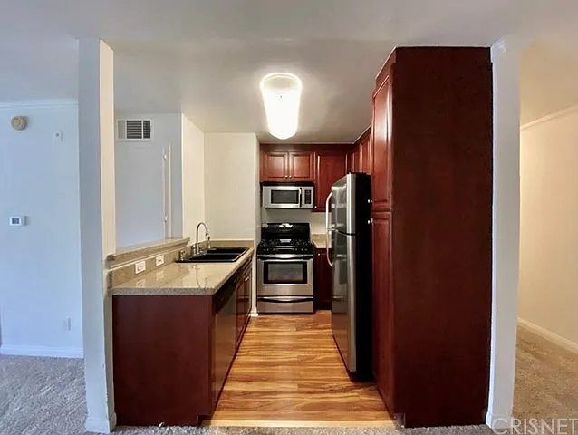 21520 Burbank Blvd #313 — Photo 12