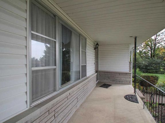 3rd image of 160 N Belmar Dr