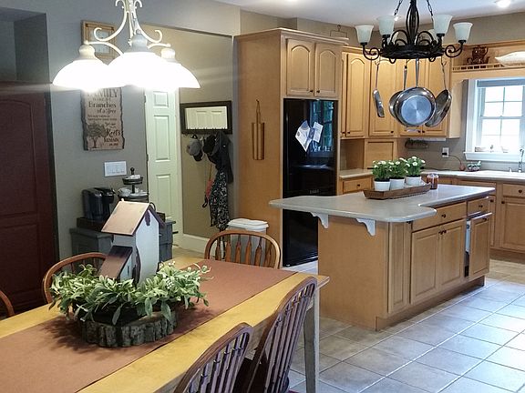 4th image of 113 Tall Oak Dr