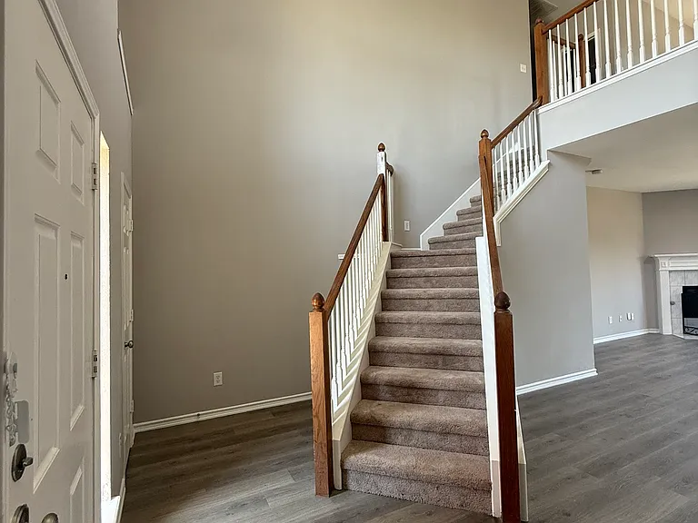 1220 Resaca Dr — Photo 4