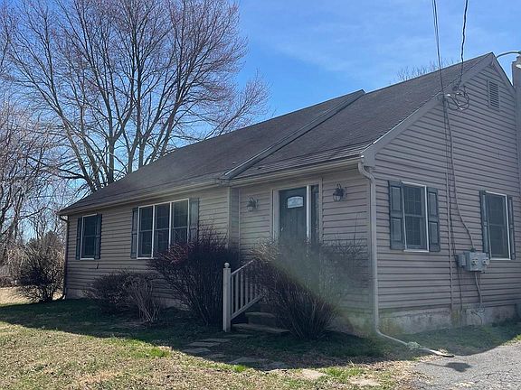2nd image of 256 Line Rd