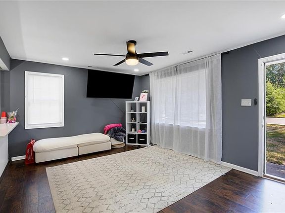 4th image of 5110 82nd St