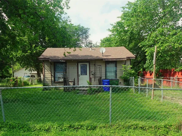 10923 Limestone Dr, Balch Springs, TX 75180