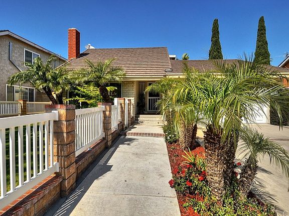 2nd image of 4585 E Larkspur Cir