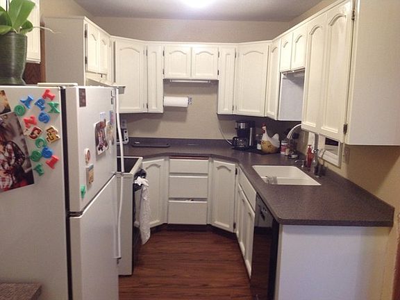 3rd image of 410 E Hill Ave