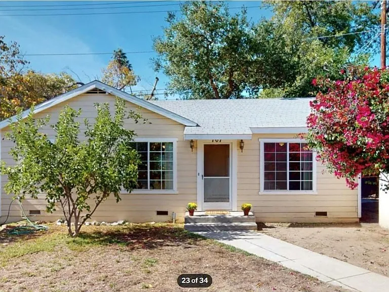 107 S San Marino Ave — Photo 2
