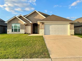 941 Sundance Ln, Bentonville, AR 72712