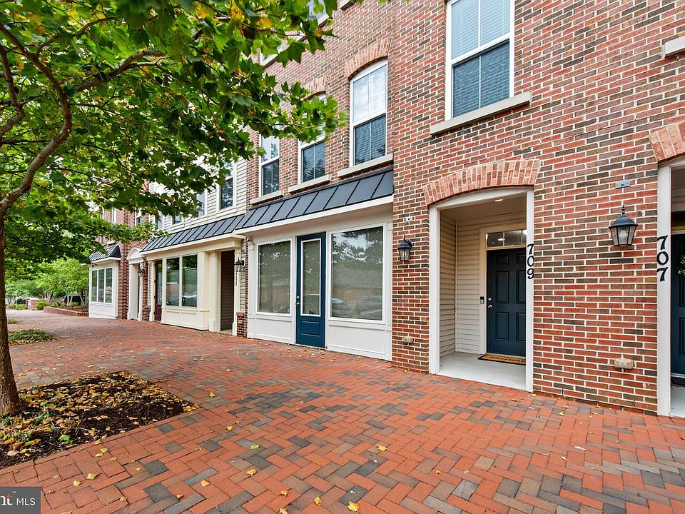 1st image of 709 Skippers Ln