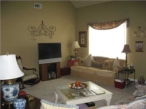 4th image of 6135 Longmeadow Cir