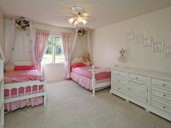 4th image of 5365 Lovett Dr