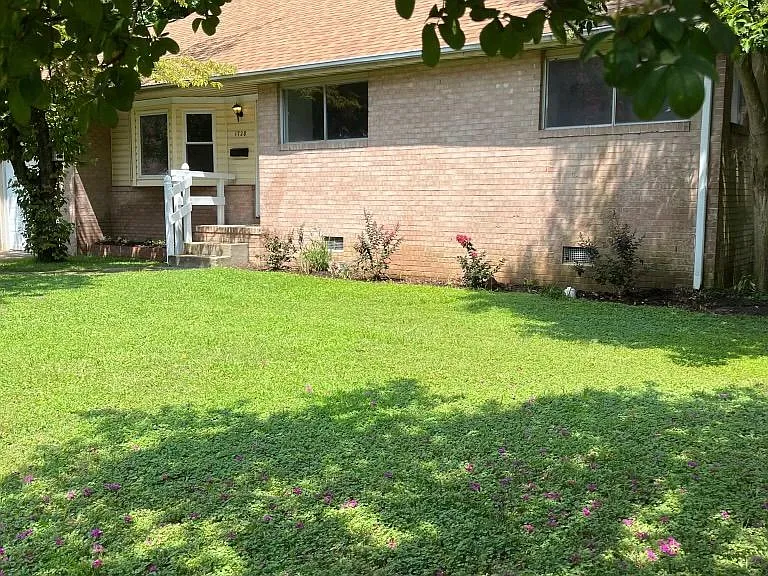 1728 Kingsway Rd — Photo 9