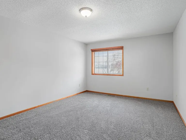 9936 Fillmore St NE — Photo 5