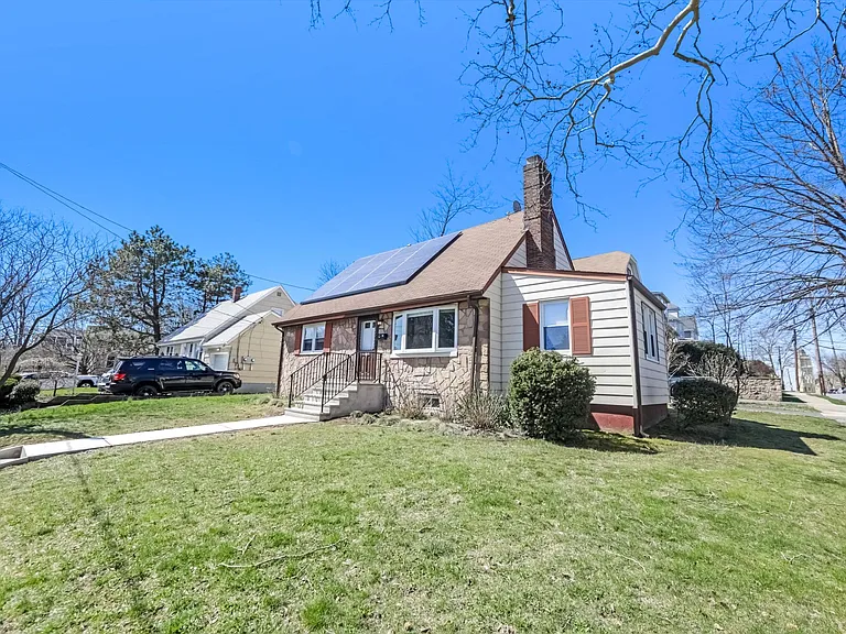 262 James St — Photo 24