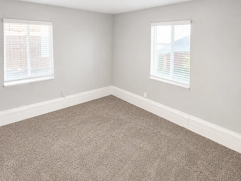 221 N Quince St — Photo 10