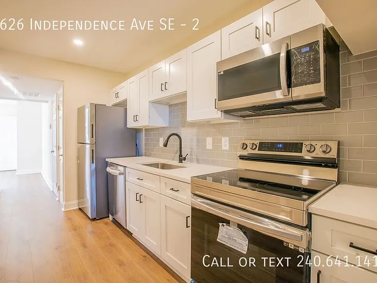 1626 Independence Ave SE #2 — Photo 1