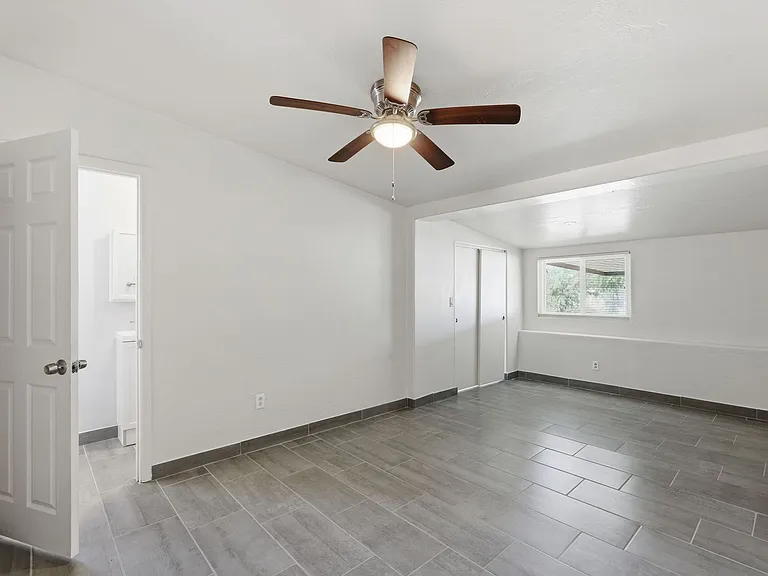 4608 S Fremont Ave — Photo 18