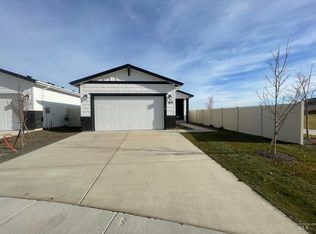 5820 N Static Line Ave, Meridian, ID 83646