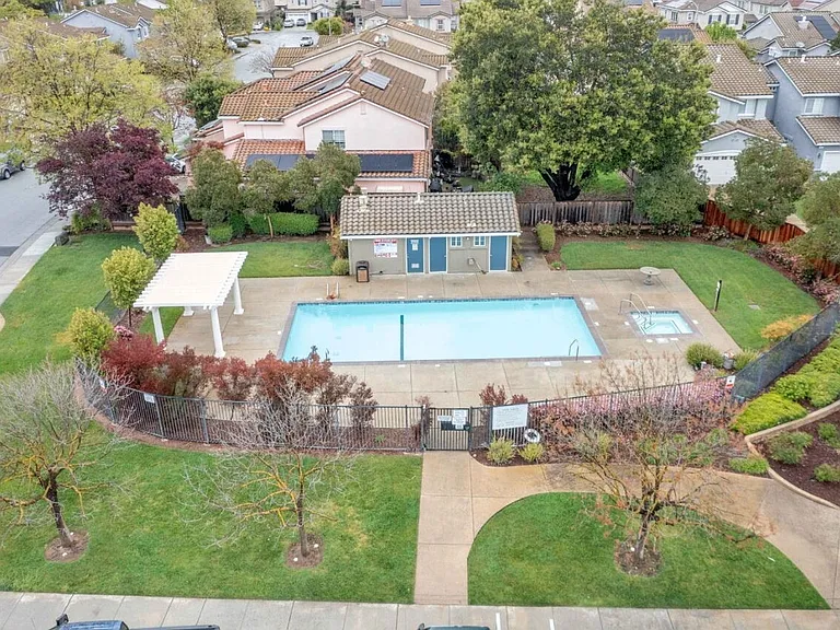 437 Calle Cerro — Photo 31