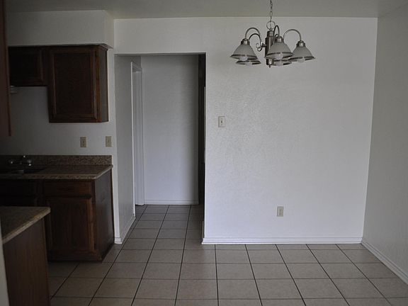 3rd image of 330 W University Ave