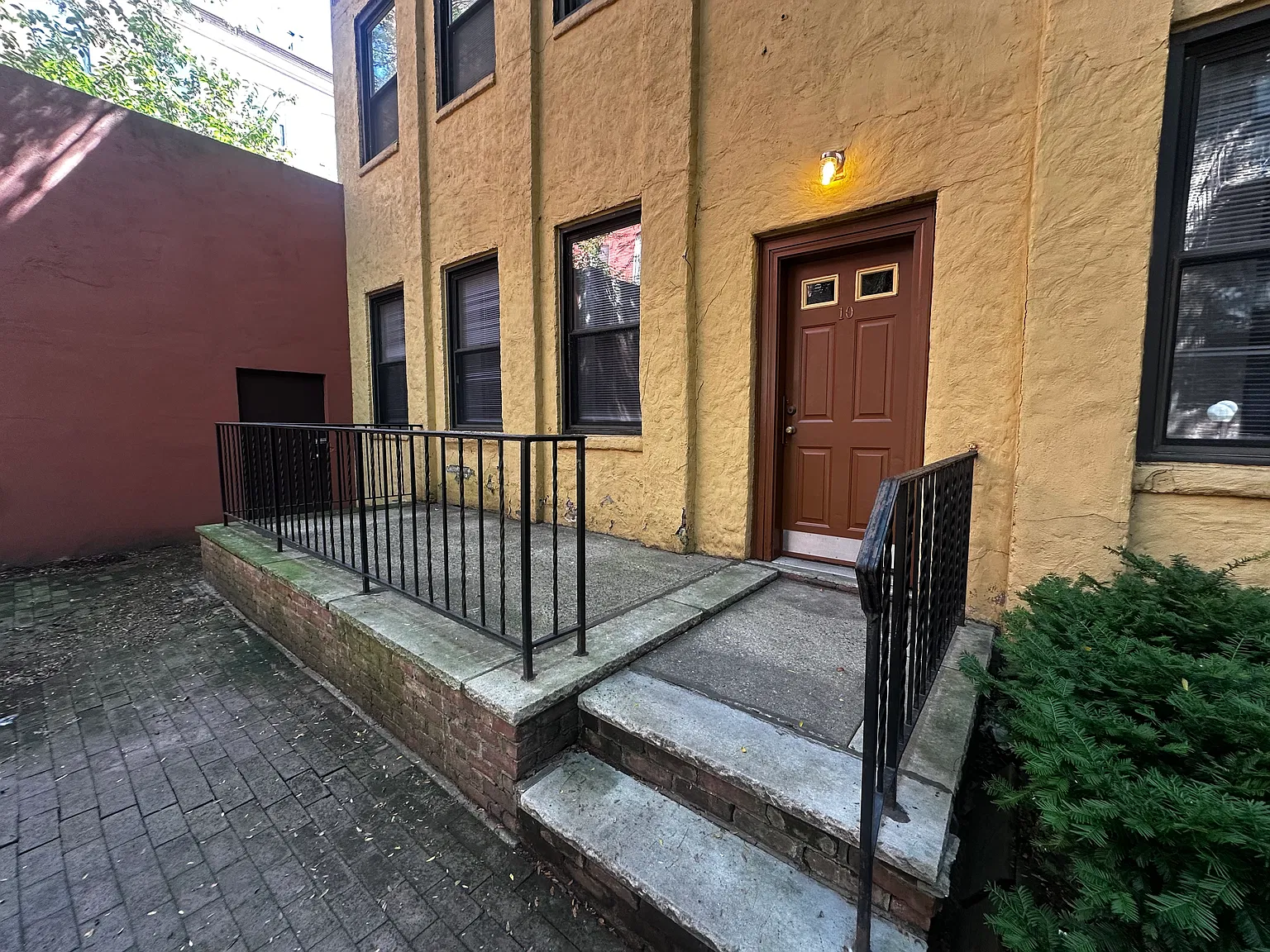 2 bed, 750 sqft, $4,000 — Photo 2