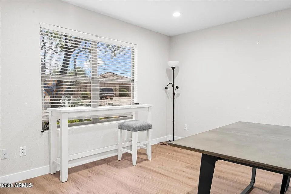 4 bed, 2.0 bath, 1989 sqft, $5,700 — Photo 3