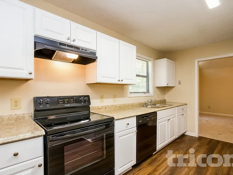 4251 Cary Dr — Photo 5