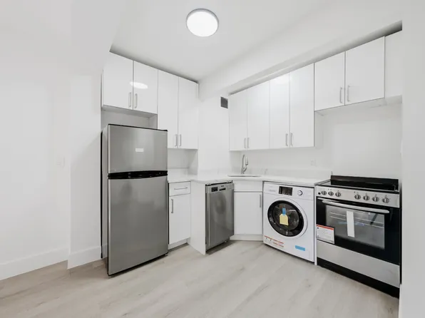 300 E 96th St APT 3A, New York, NY 10128