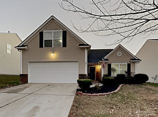 3811 Larkhaven Village Dr, Charlotte, NC 28215